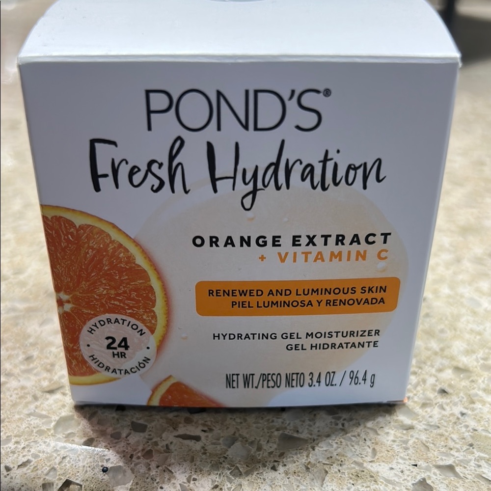 Pond’s Fresh Hydration Gel Moisturizer with Orange Extract